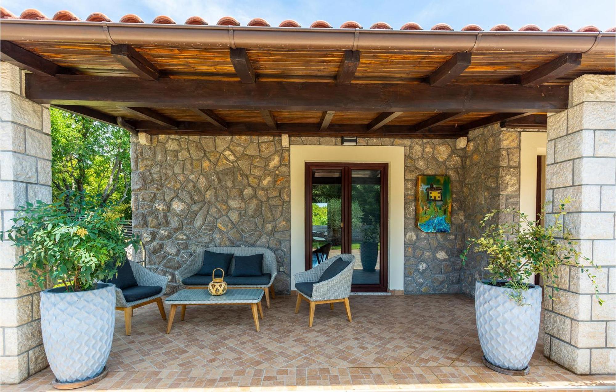 Nice Home In Lakmartin With Outdoor Swimming Pool Exterior foto